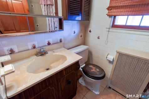 40 Saltonstall Place East Haven CT 06512
