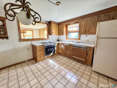 40 Saltonstall Place East Haven CT 06512