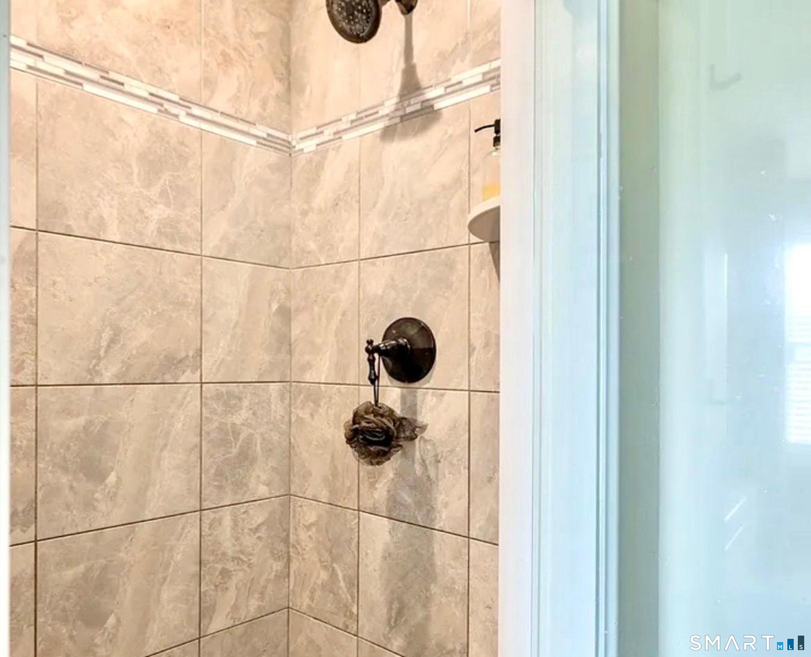 81 Evergreen Crossing New Hartford CT 06057
