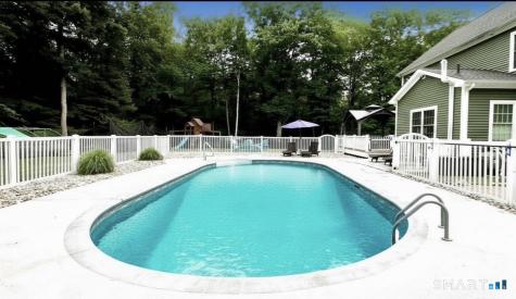 81 Evergreen Crossing New Hartford CT 06057
