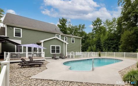 81 Evergreen Crossing New Hartford CT 06057