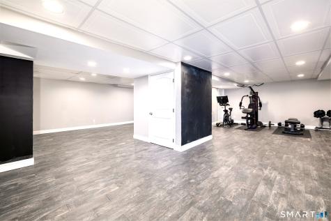 81 Evergreen Crossing New Hartford CT 06057