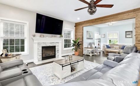 81 Evergreen Crossing New Hartford CT 06057