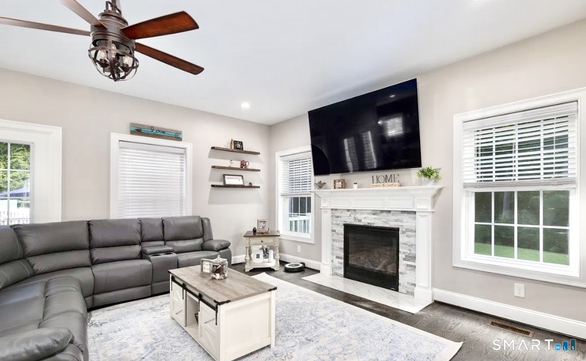 81 Evergreen Crossing New Hartford CT 06057