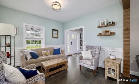81 Evergreen Crossing New Hartford CT 06057