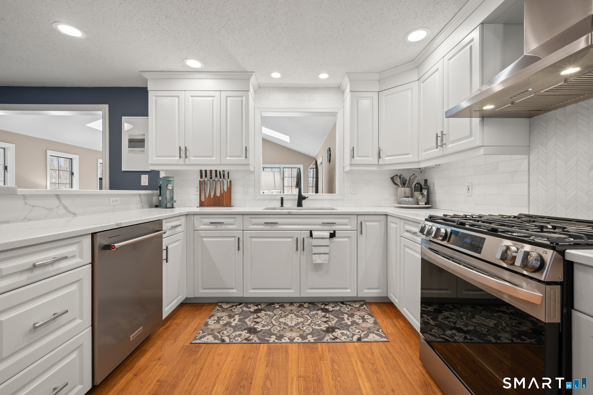 87 Gail Lane South Windsor CT 06074