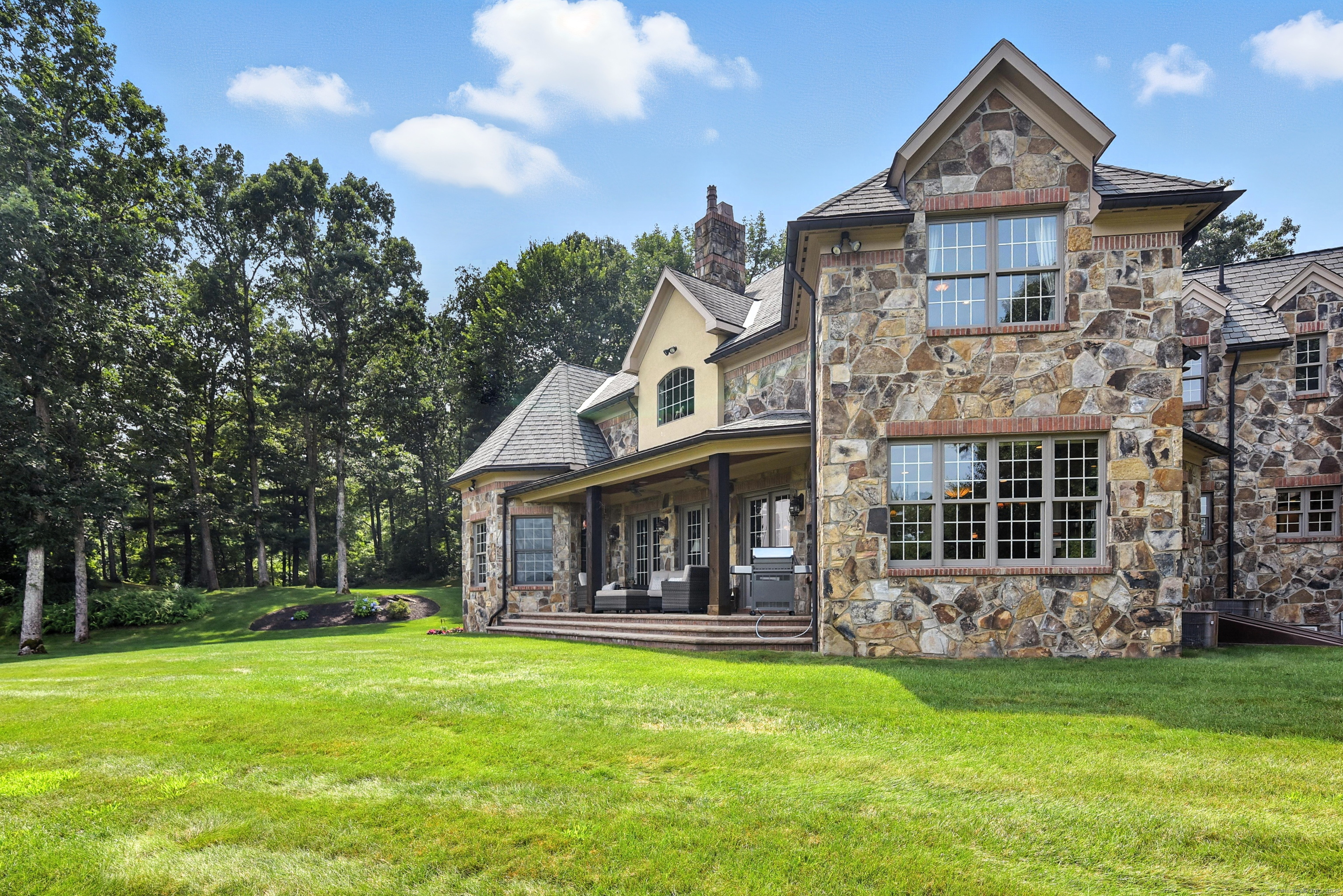 282 & 260 Searles Road Pomfret CT 06259