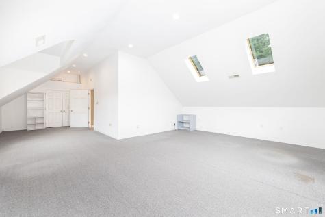 33 Knob Hill Lane Bristol CT 06010