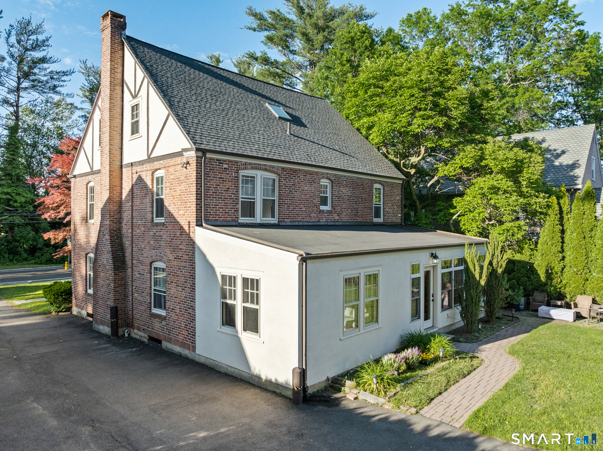 1649 Asylum Avenue West Hartford CT 06117