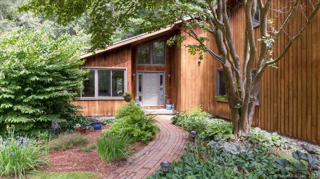 22 Rexinger Lane Avon CT 06001