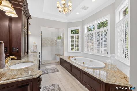 25 Whispering Hollow Court Cheshire CT 06410