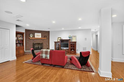 25 Whispering Hollow Court Cheshire CT 06410