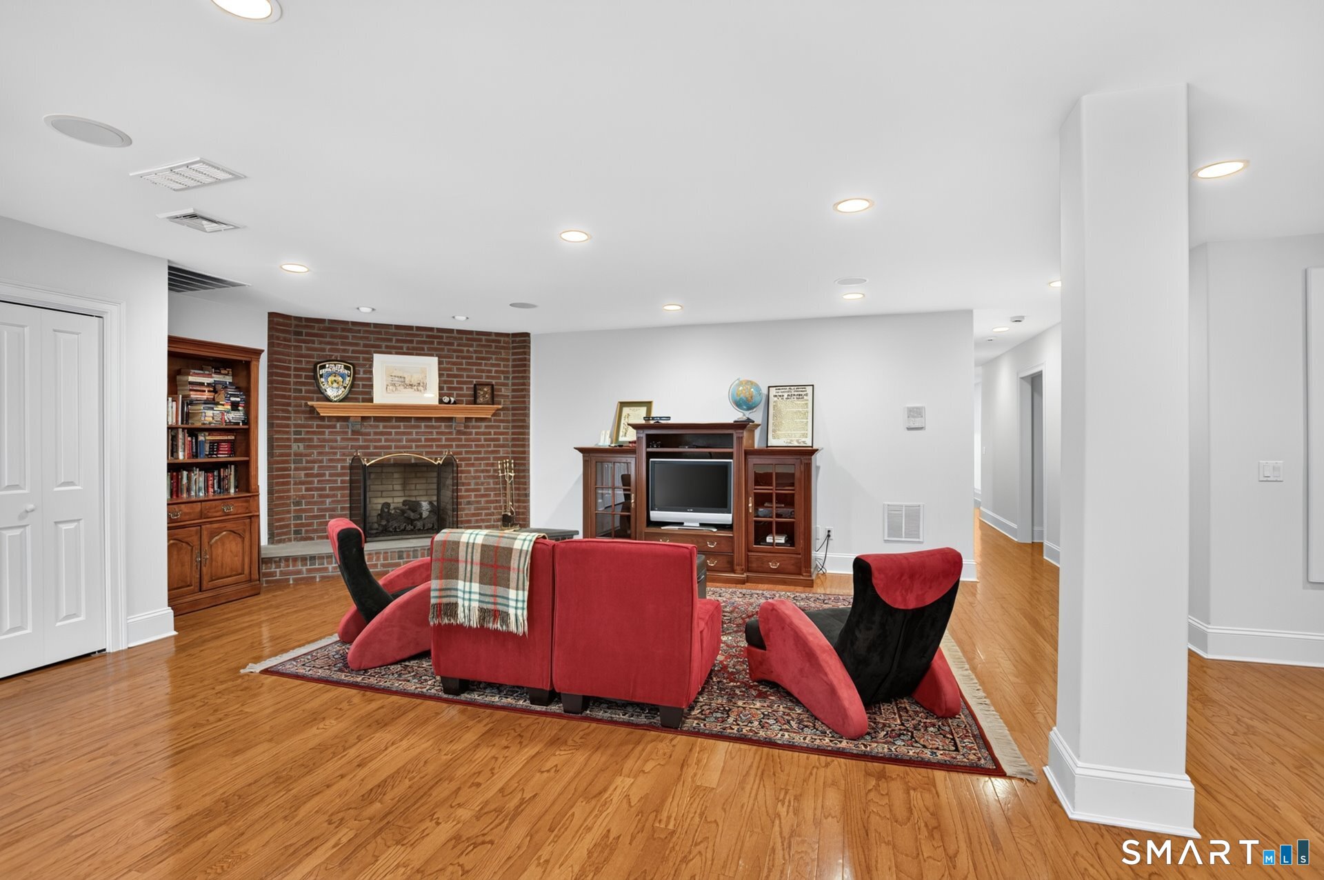 25 Whispering Hollow Court Cheshire CT 06410