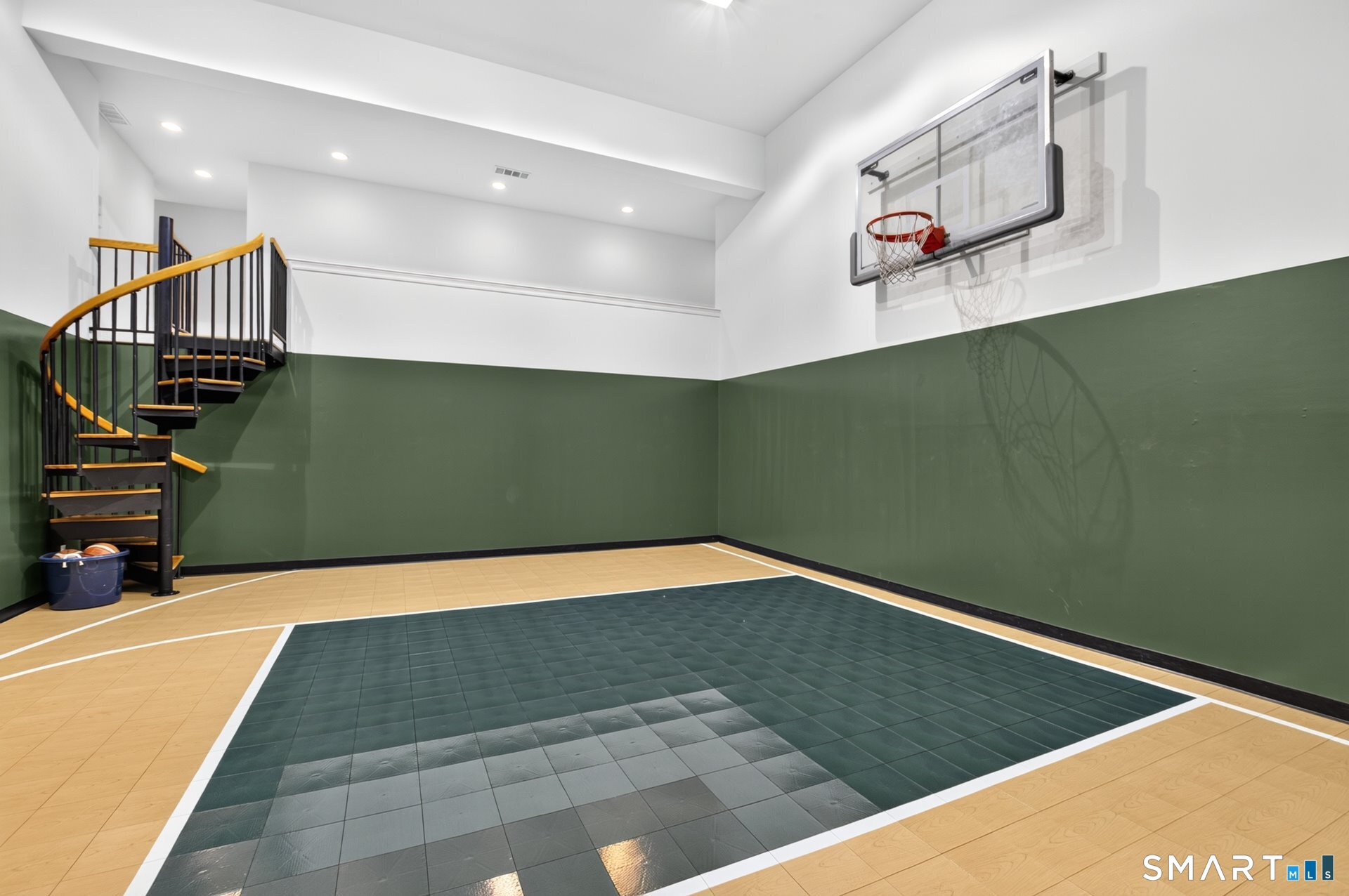 25 Whispering Hollow Court Cheshire CT 06410
