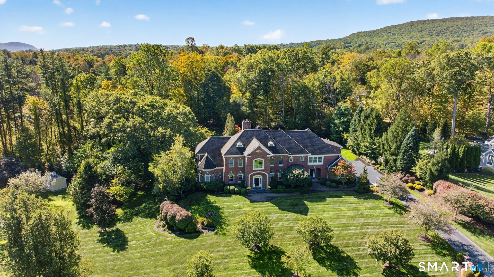 25 Whispering Hollow Court Cheshire CT 06410