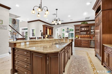 25 Whispering Hollow Court Cheshire CT 06410