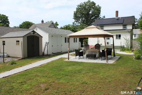 19 Blake Street Essex CT 06442