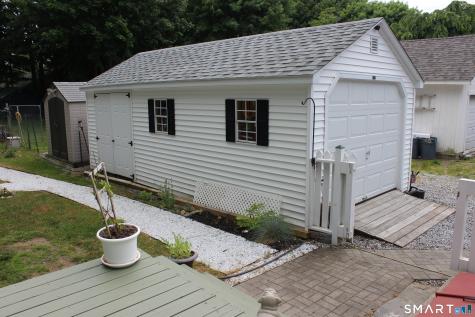 19 Blake Street Essex CT 06442
