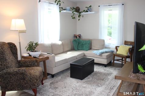 19 Blake Street Essex CT 06442