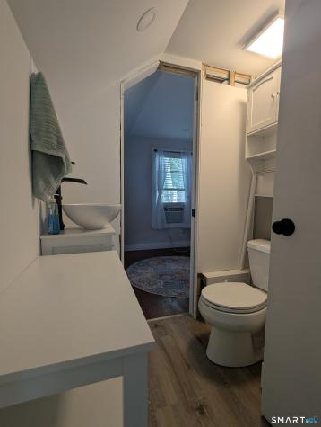 19 Blake Street Essex CT 06442
