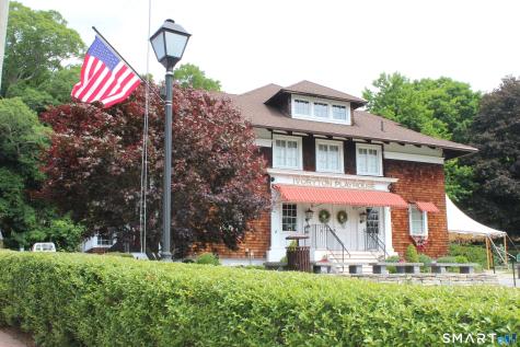 19 Blake Street Essex CT 06442