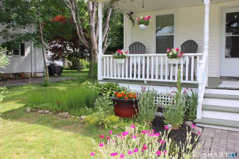 19 Blake Street Essex CT 06442
