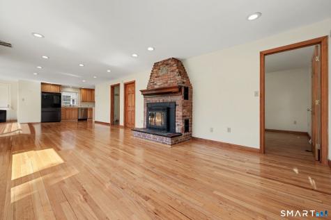 40 Manitook Drive Oxford CT 06478