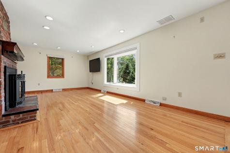 40 Manitook Drive Oxford CT 06478