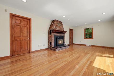 40 Manitook Drive Oxford CT 06478