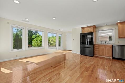 40 Manitook Drive Oxford CT 06478