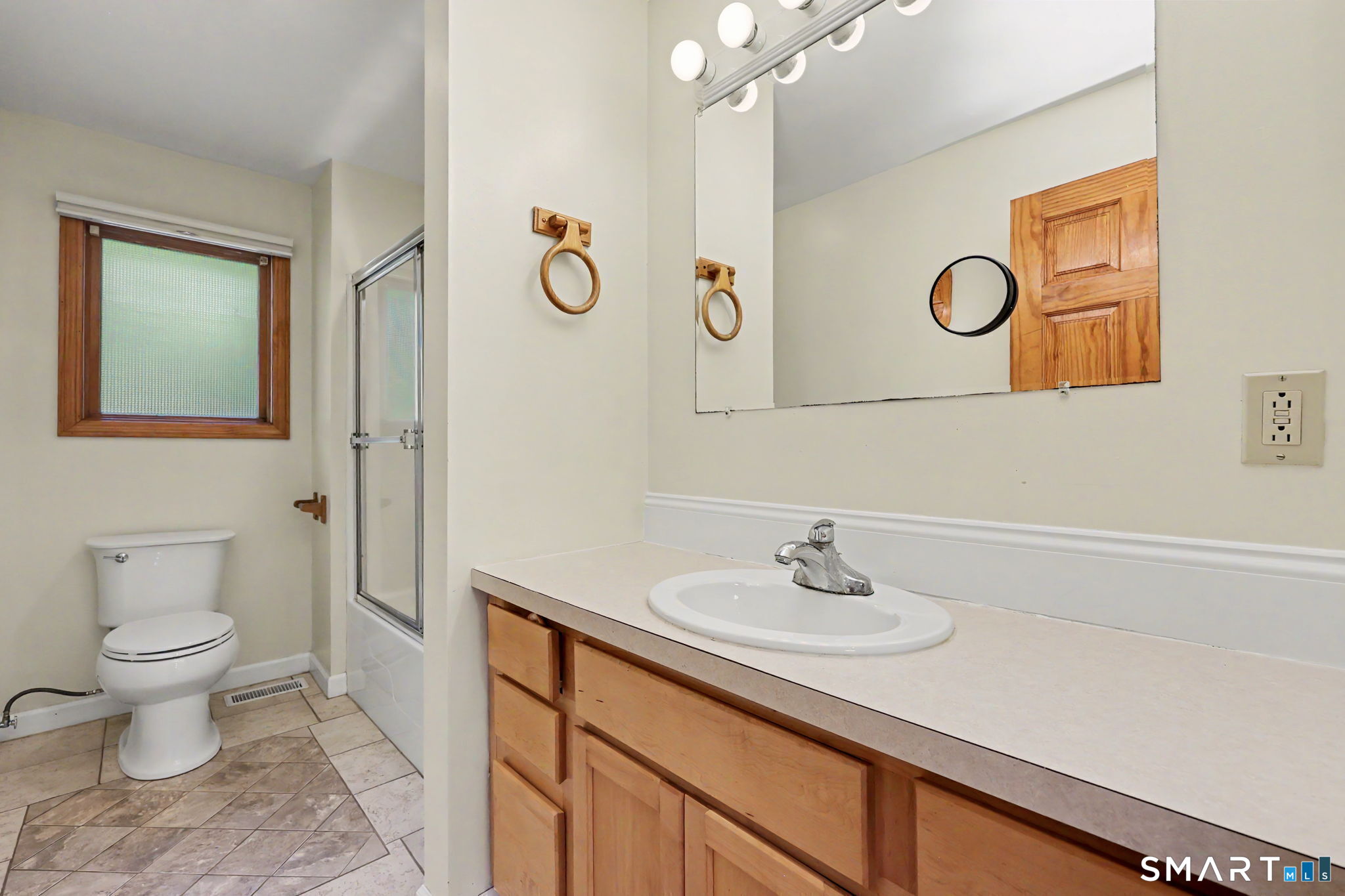 40 Manitook Drive Oxford CT 06478