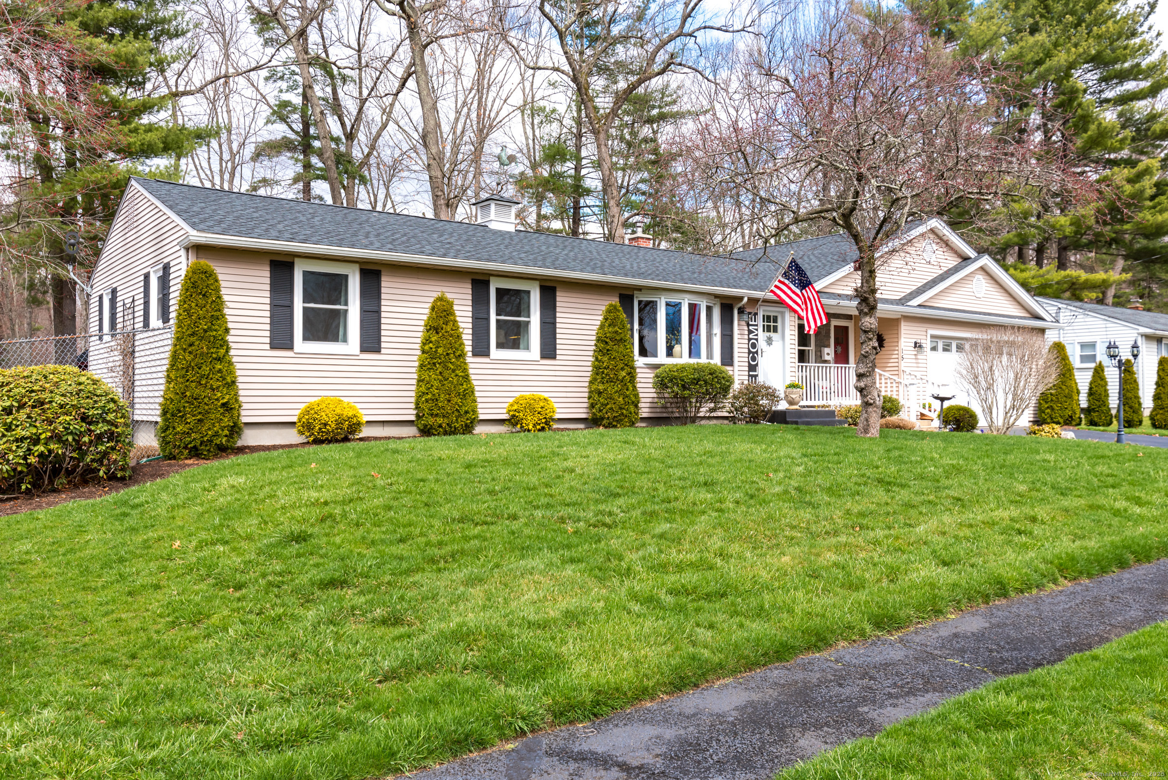 15 Oakwood Street Enfield CT 06082