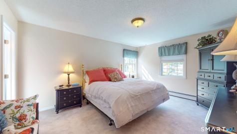 119 Pheasant Run Newington CT 06111