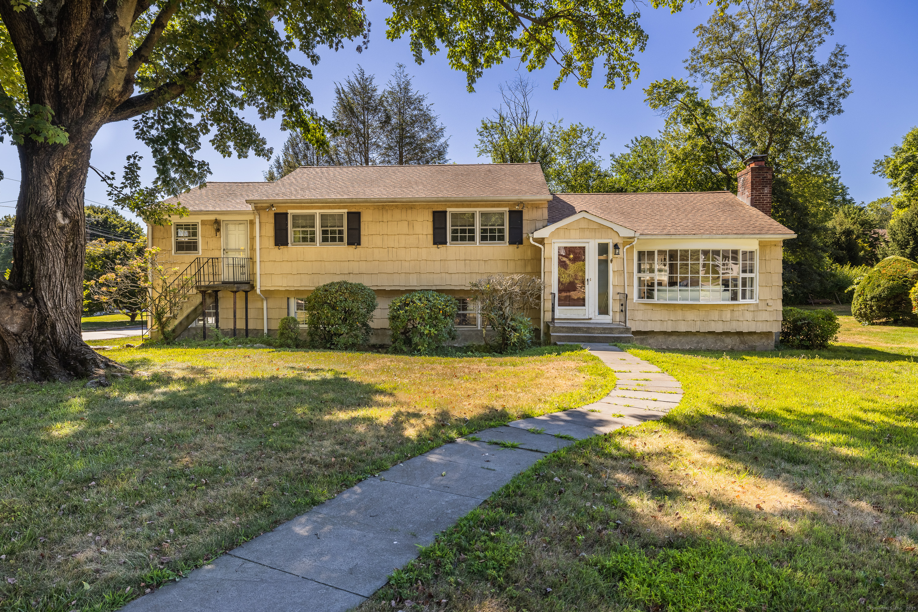 5 Random Road Fairfield CT 06825