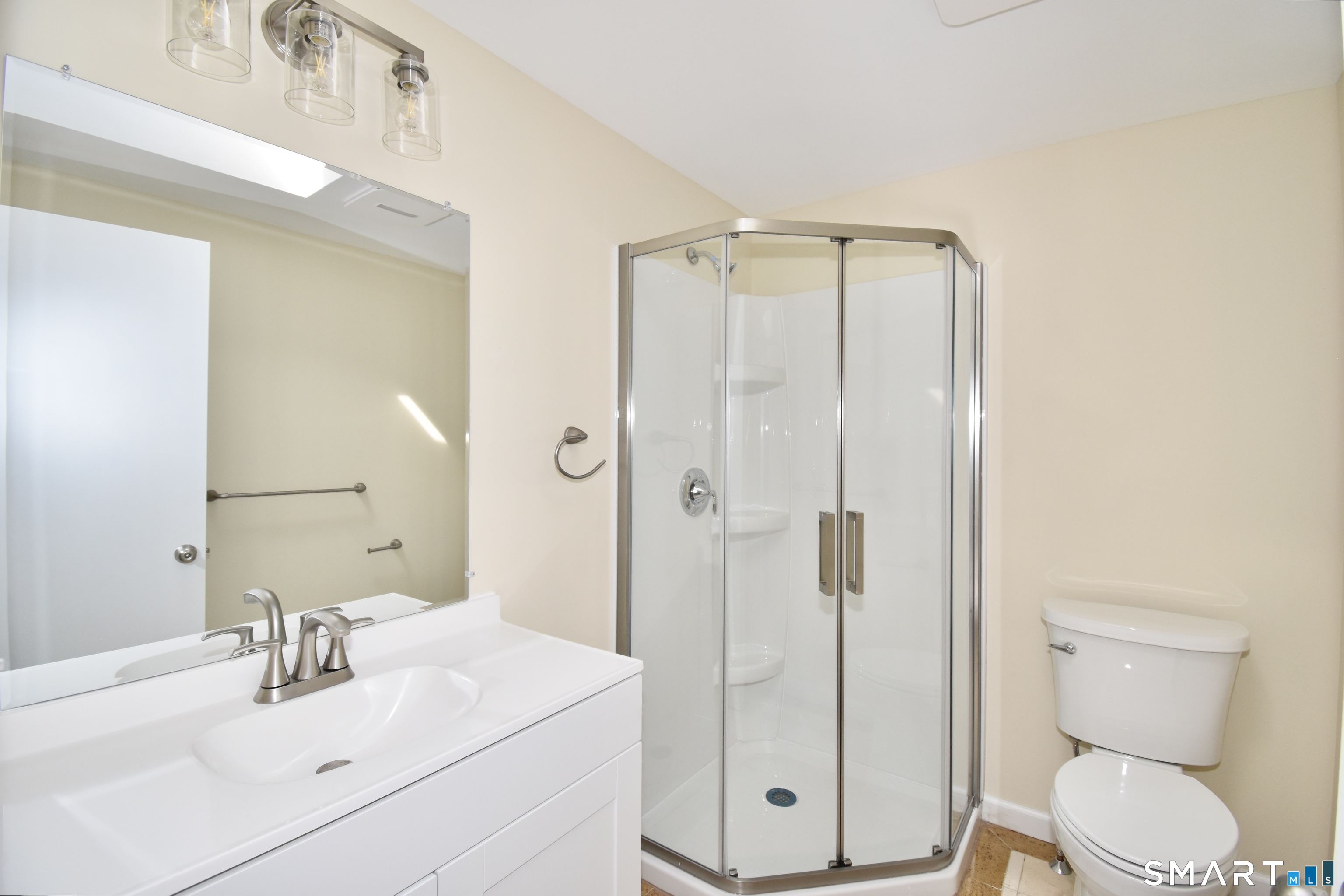 51 Oakwood Street Enfield CT 06082