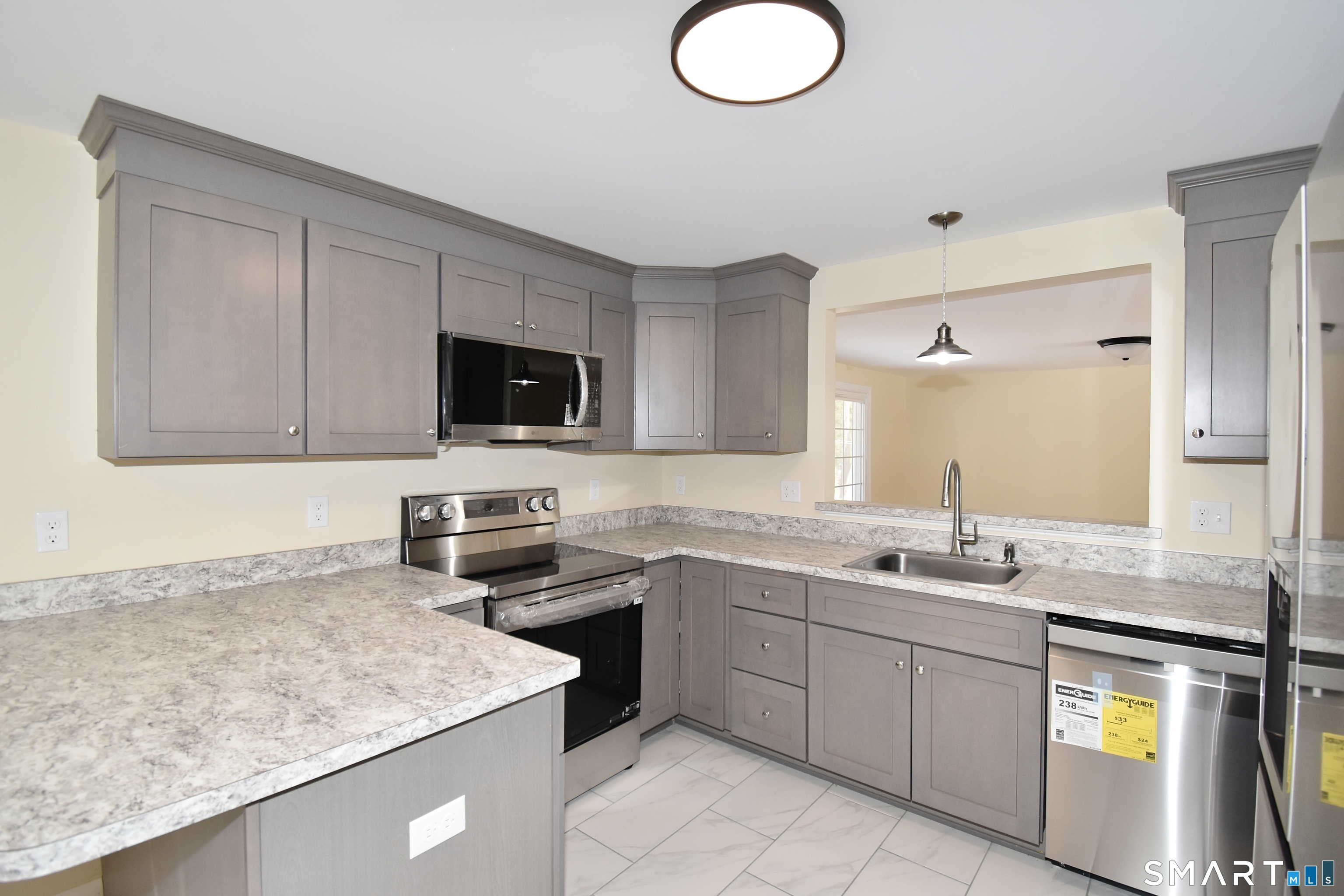 51 Oakwood Street Enfield CT 06082