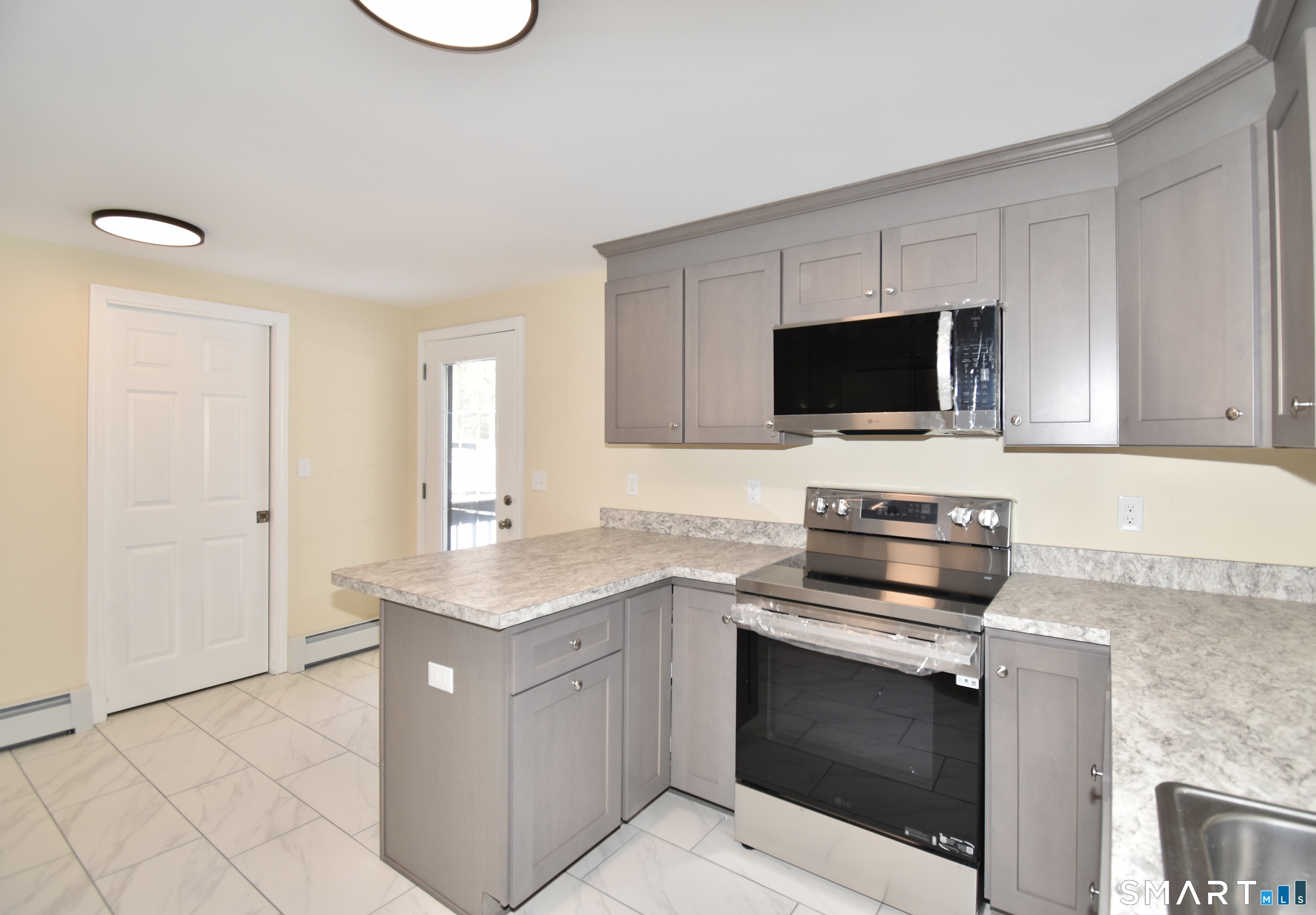 51 Oakwood Street Enfield CT 06082