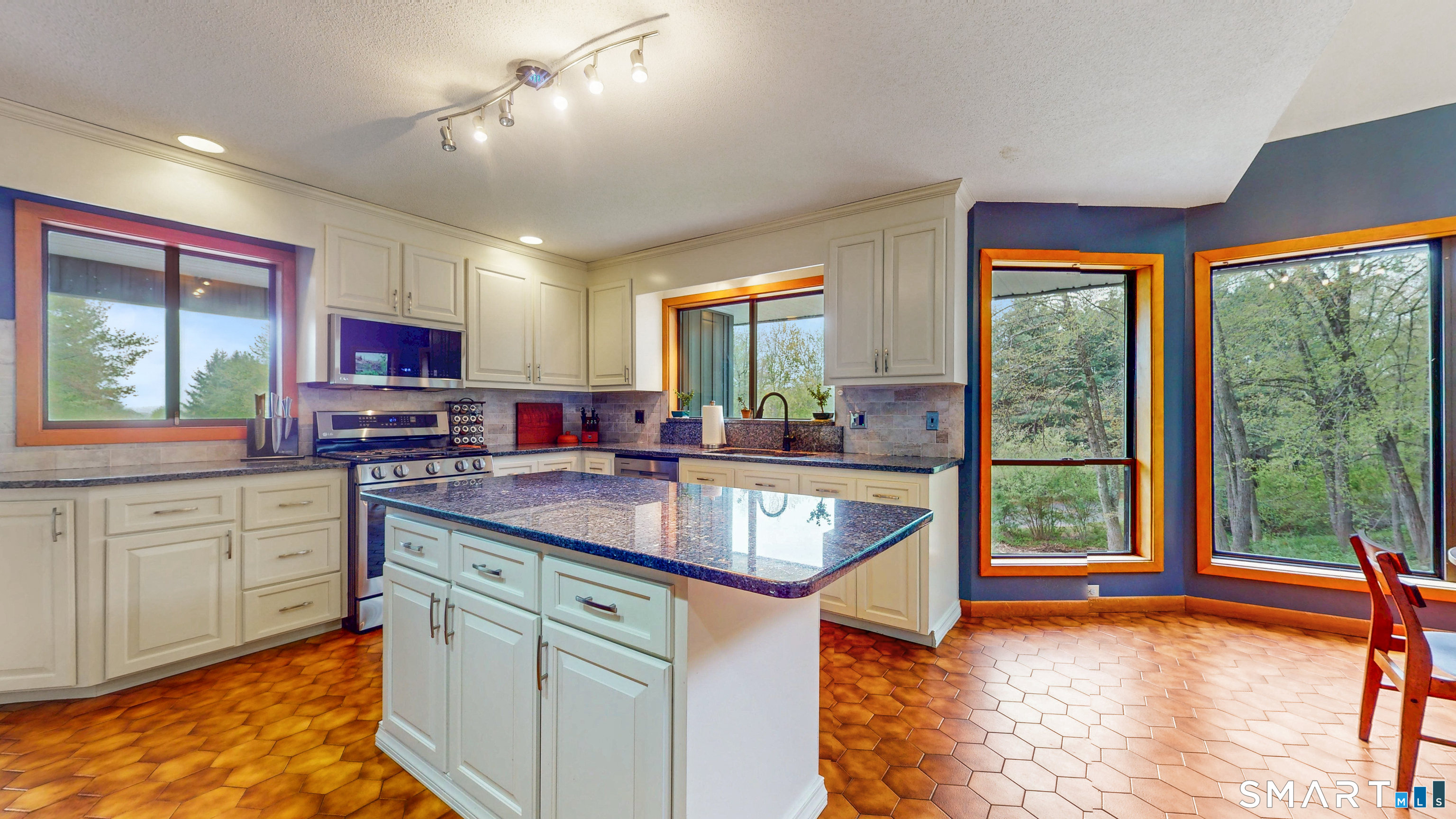 34 Deerfield Trace Burlington CT 06013