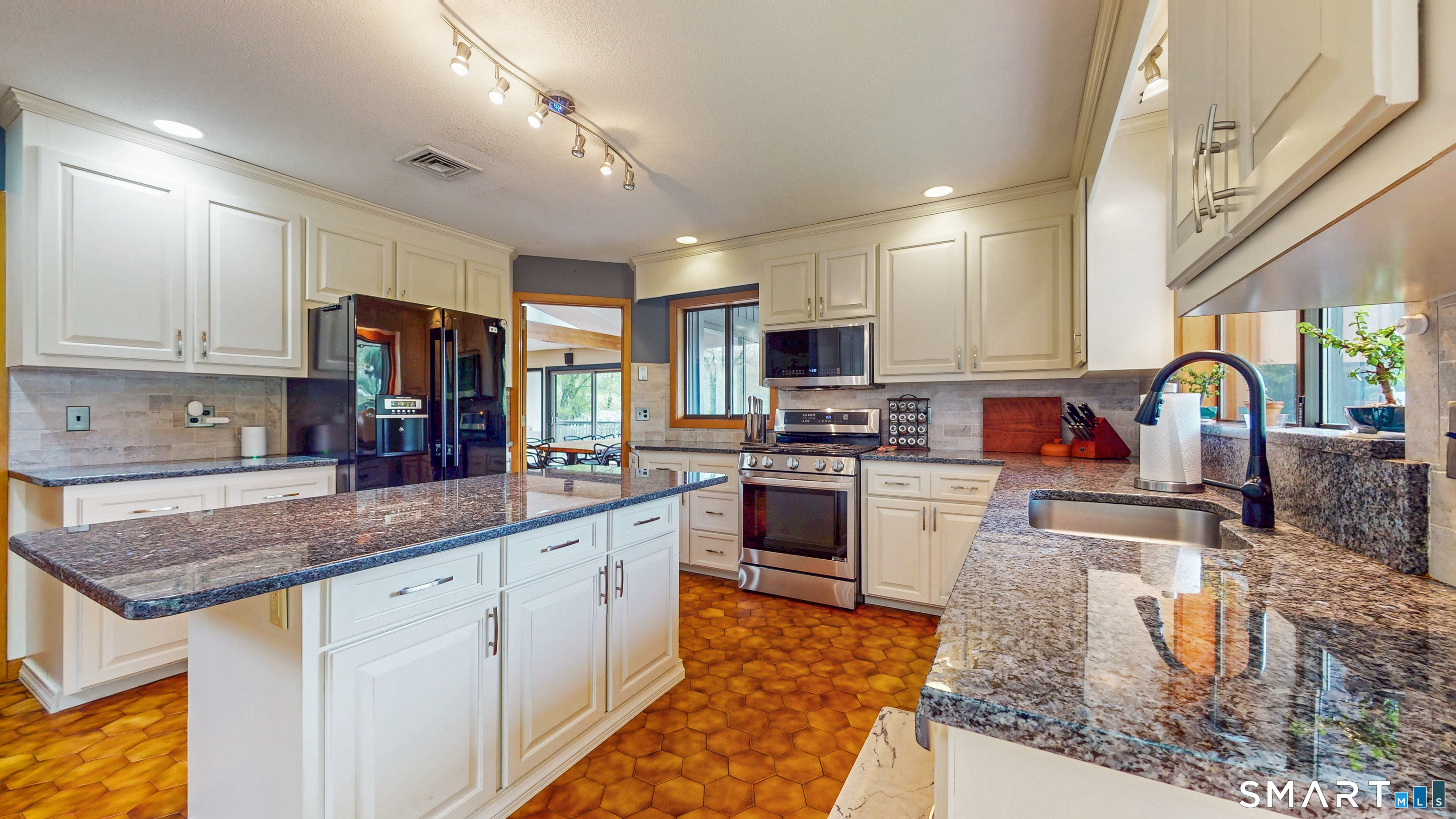 34 Deerfield Trace Burlington CT 06013