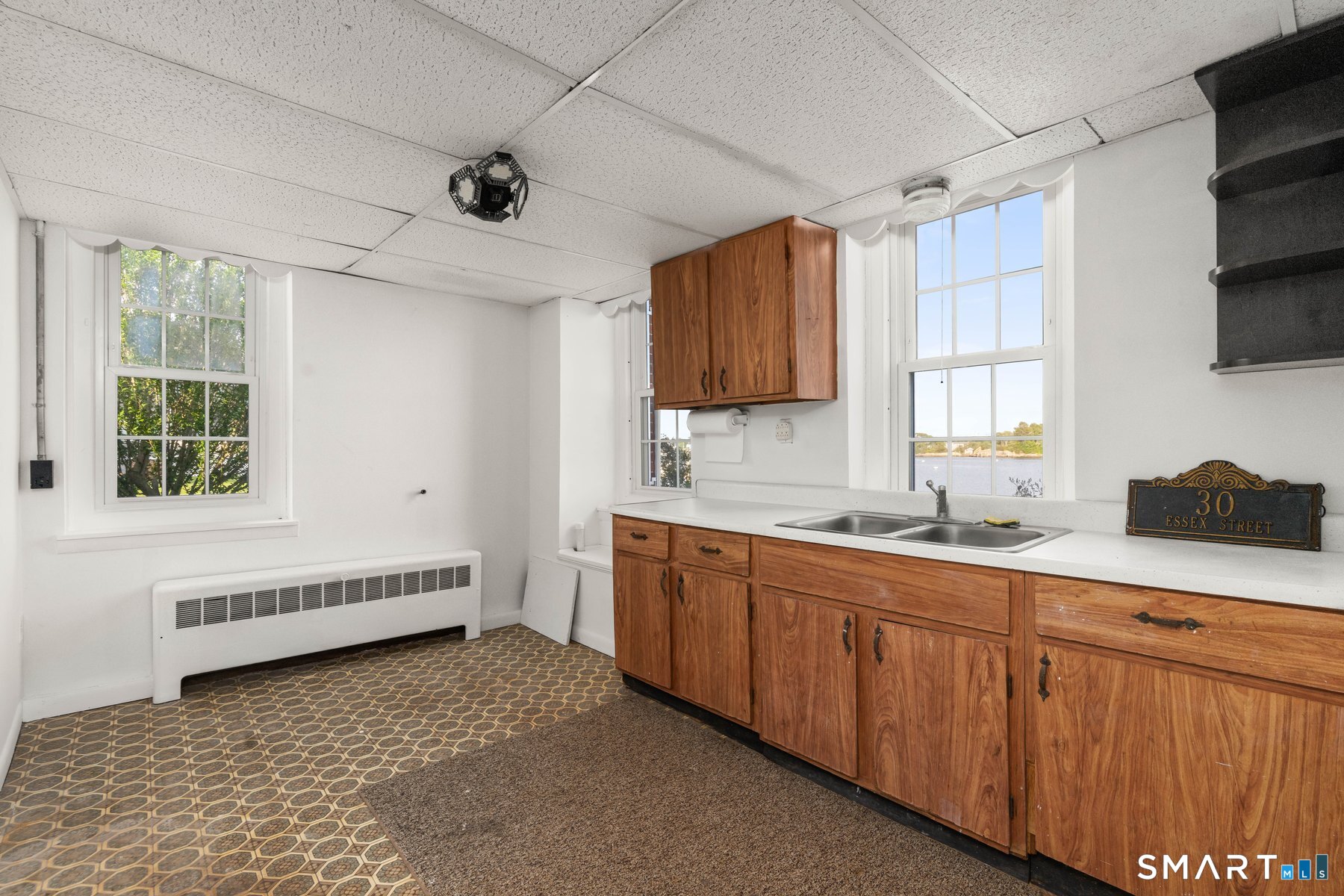 30 Essex Street Groton CT 06355