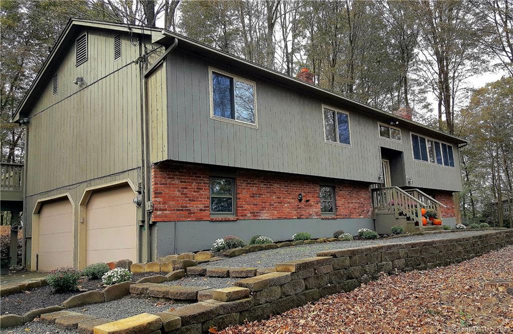 4 Taunton Lane Newtown CT 06470