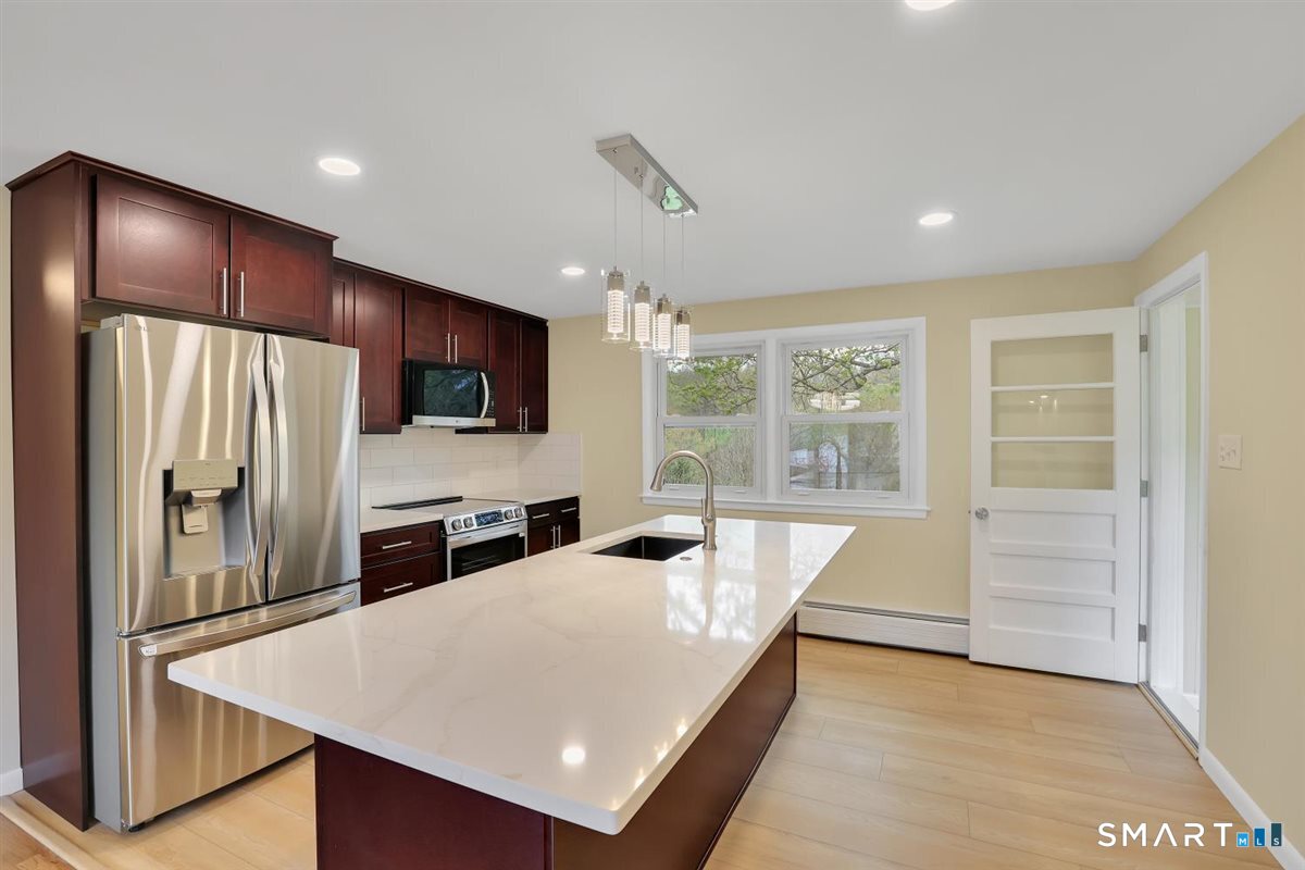 75 Azalea Drive Middletown CT 06457