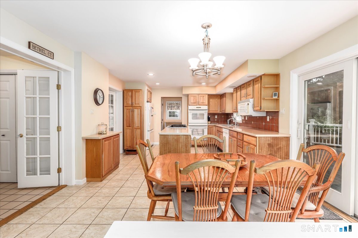 32 Country Way Bethel CT 06801