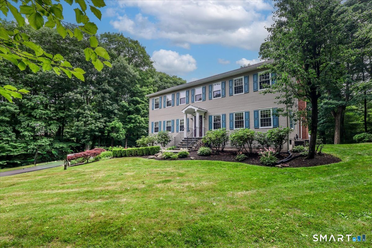 32 Country Way Bethel CT 06801