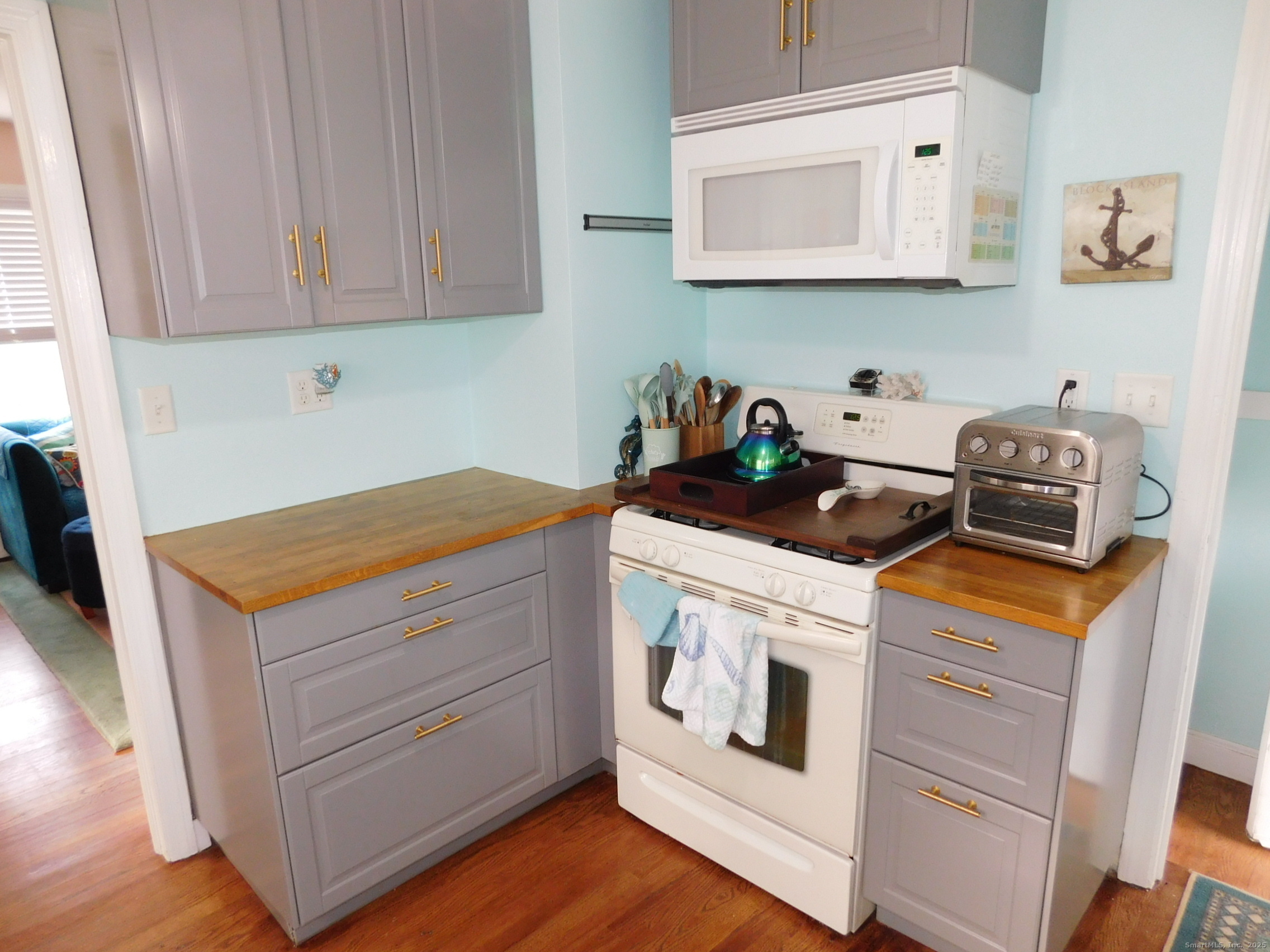 6 Anita Avenue Waterford CT 06385