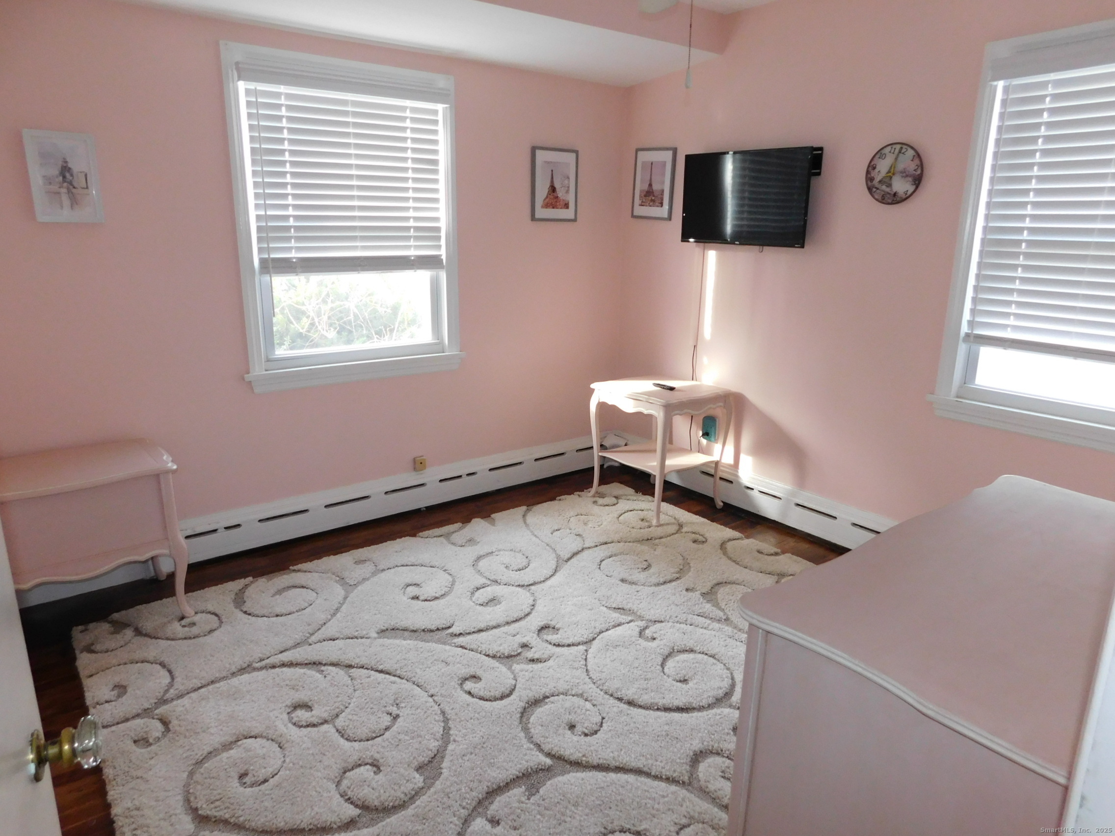 6 Anita Avenue Waterford CT 06385