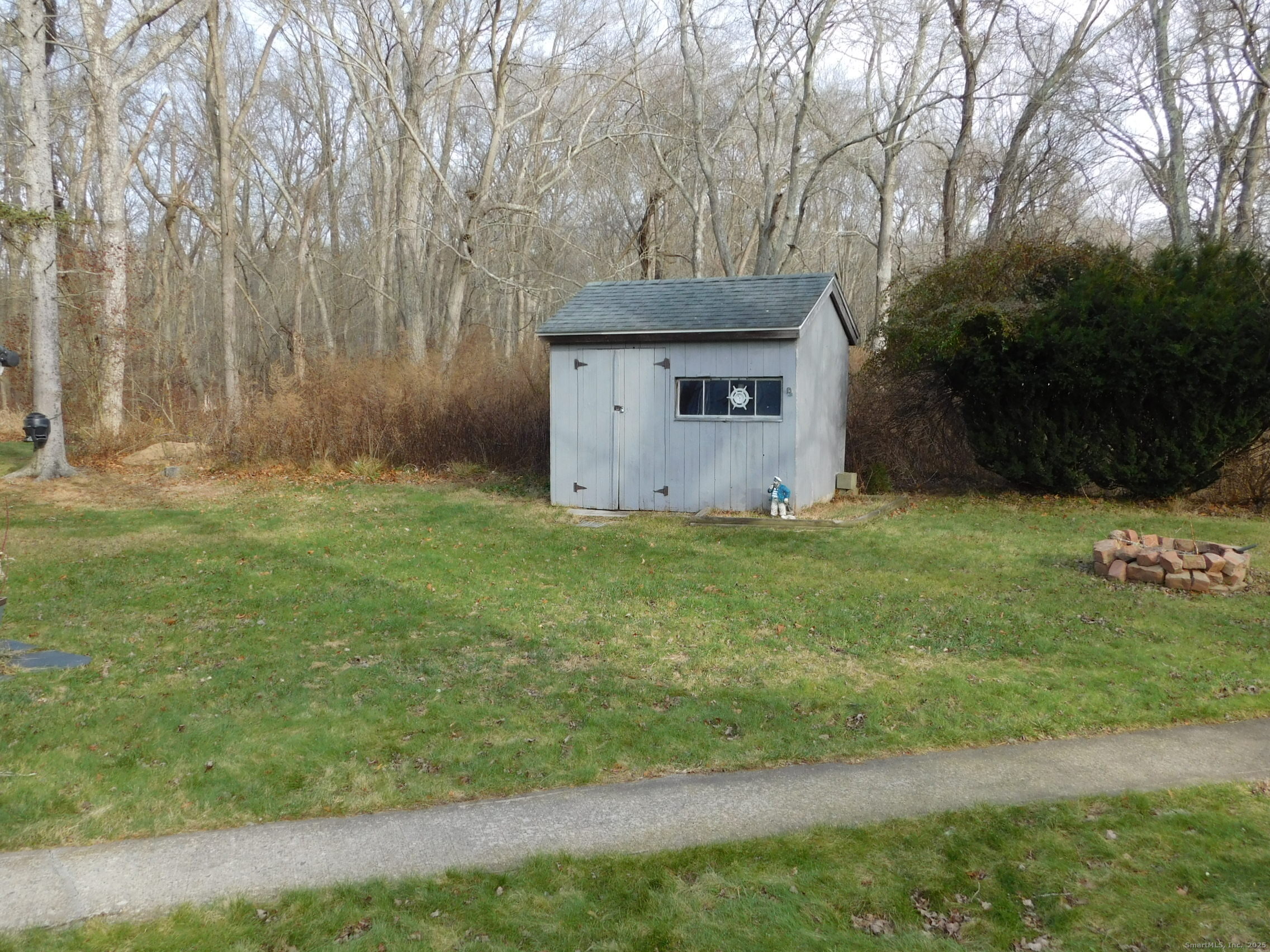6 Anita Avenue Waterford CT 06385