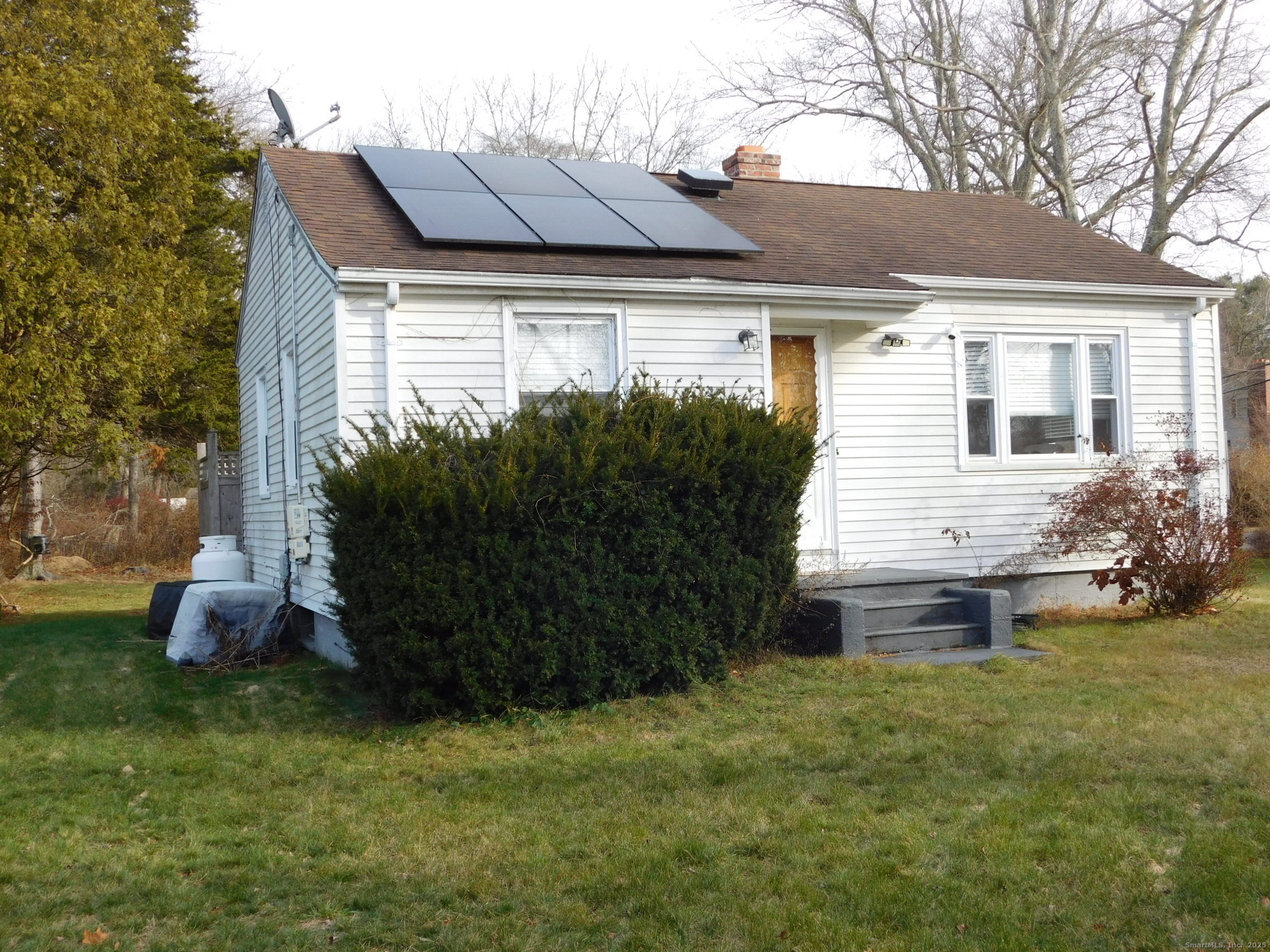 6 Anita Avenue Waterford CT 06385