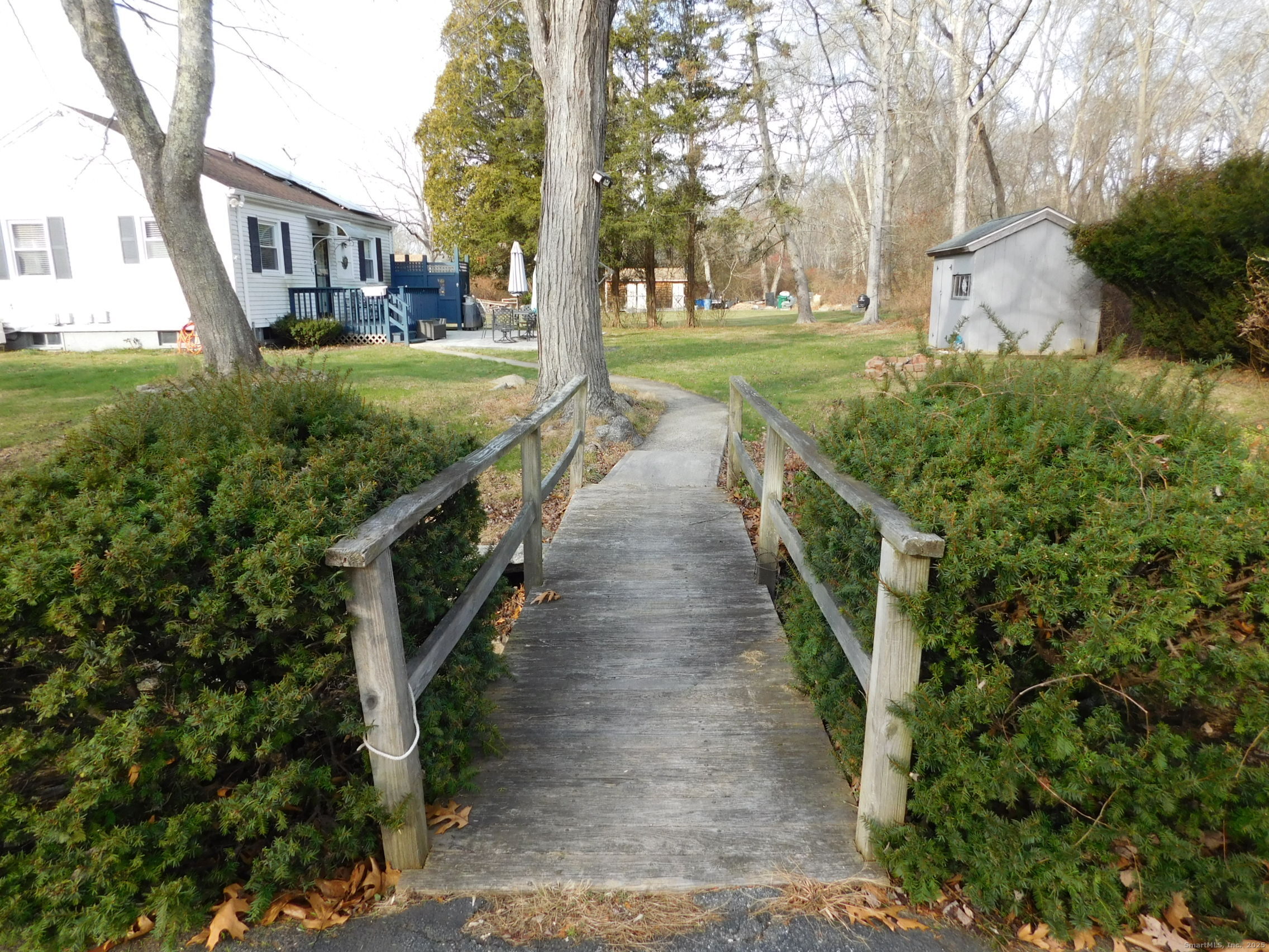 6 Anita Avenue Waterford CT 06385