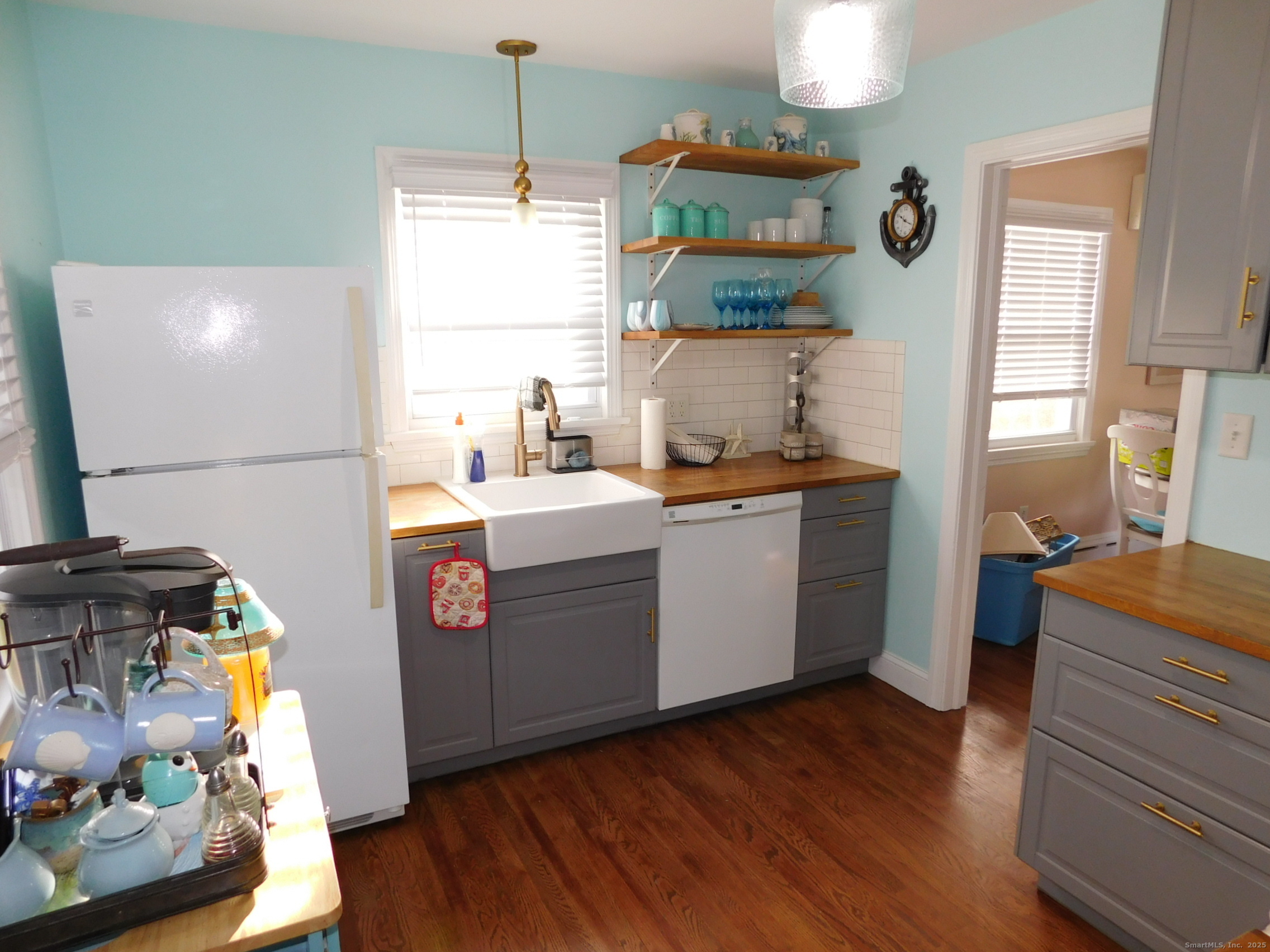 6 Anita Avenue Waterford CT 06385